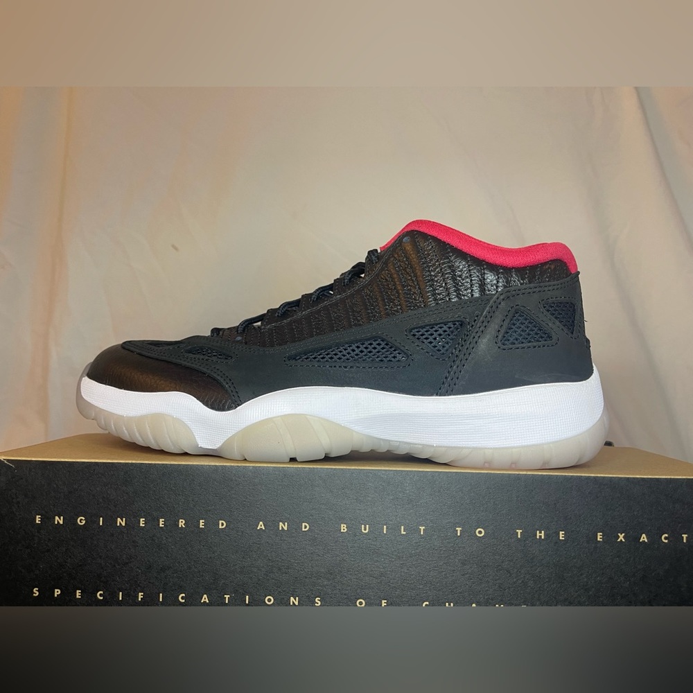 Jordan 11 Retro Low IE "Bred" 2021